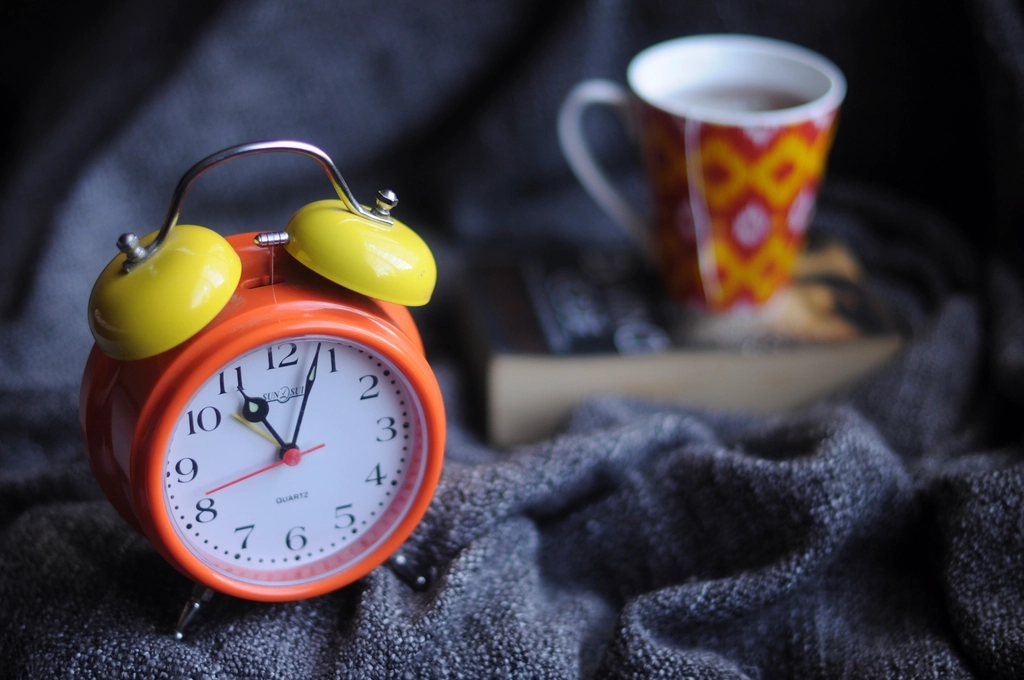 Clocks Fall Back Nov. 1: How to Protect Your Early-Morning Work Session